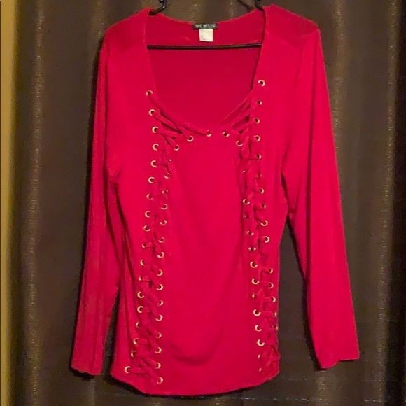VENUS Tops - Venus brand red shirt with gold accent size large